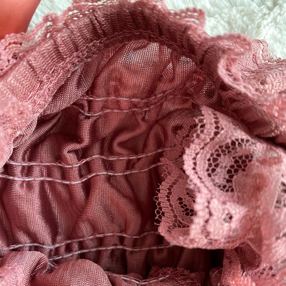 🎀 Dusty Rose Lace Photo shoot or Birthday Romper - Picture 9 of 10